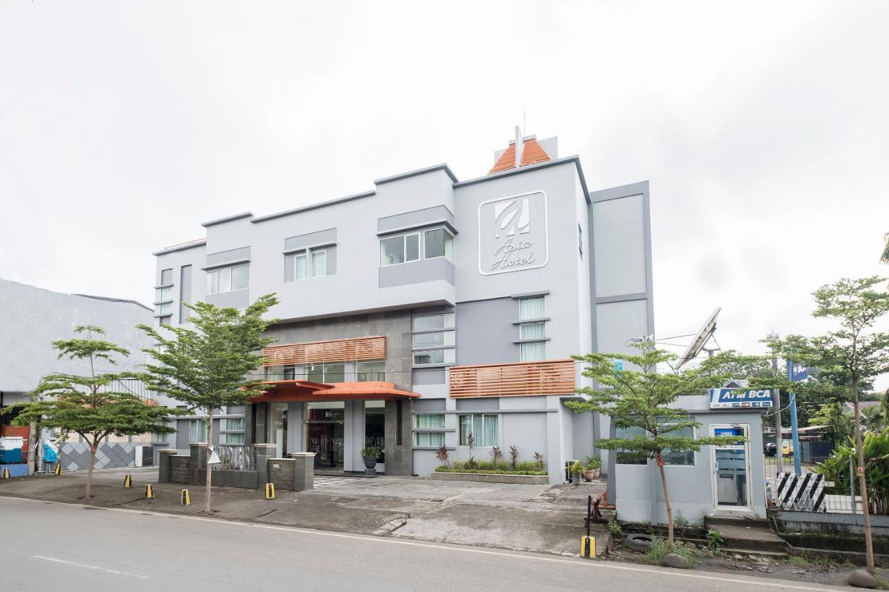 Oyo 424 Asia Hotel Макасар Екстериор снимка