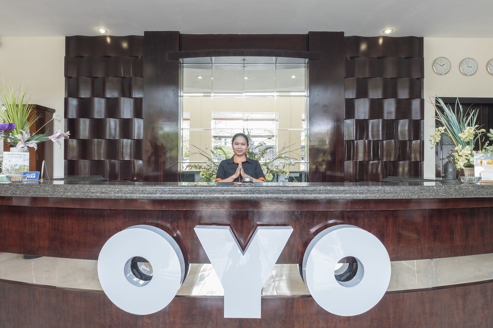 Oyo 424 Asia Hotel Макасар Екстериор снимка